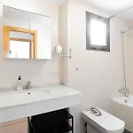 アパート Rooftop Apartment, ネルハ