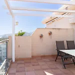 アパート Rooftop Apartment, *